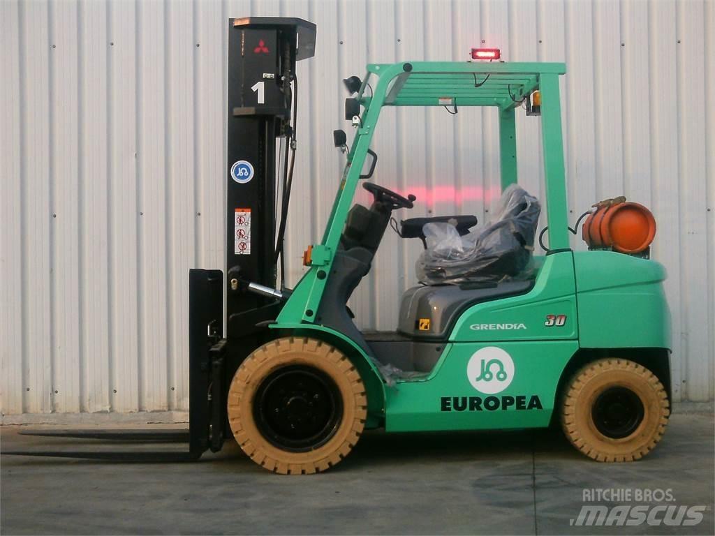 Mitsubishi FG30NTD Gázüzemű targoncák