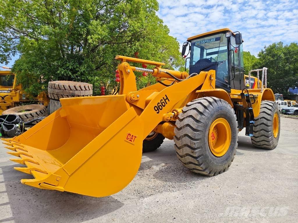 CAT 966 H Gumikerekes homlokrakodók