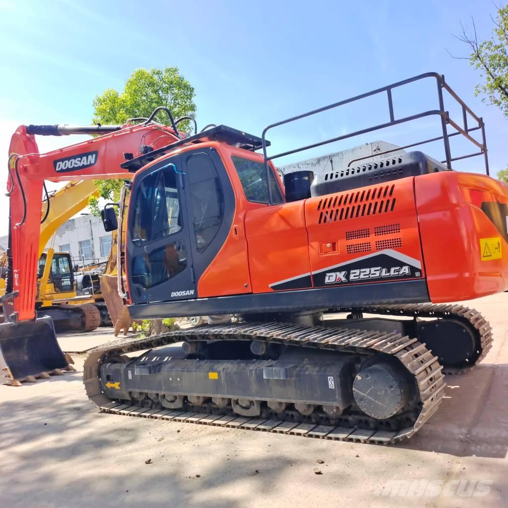 Doosan DX 225 LC Lánctalpas kotrók
