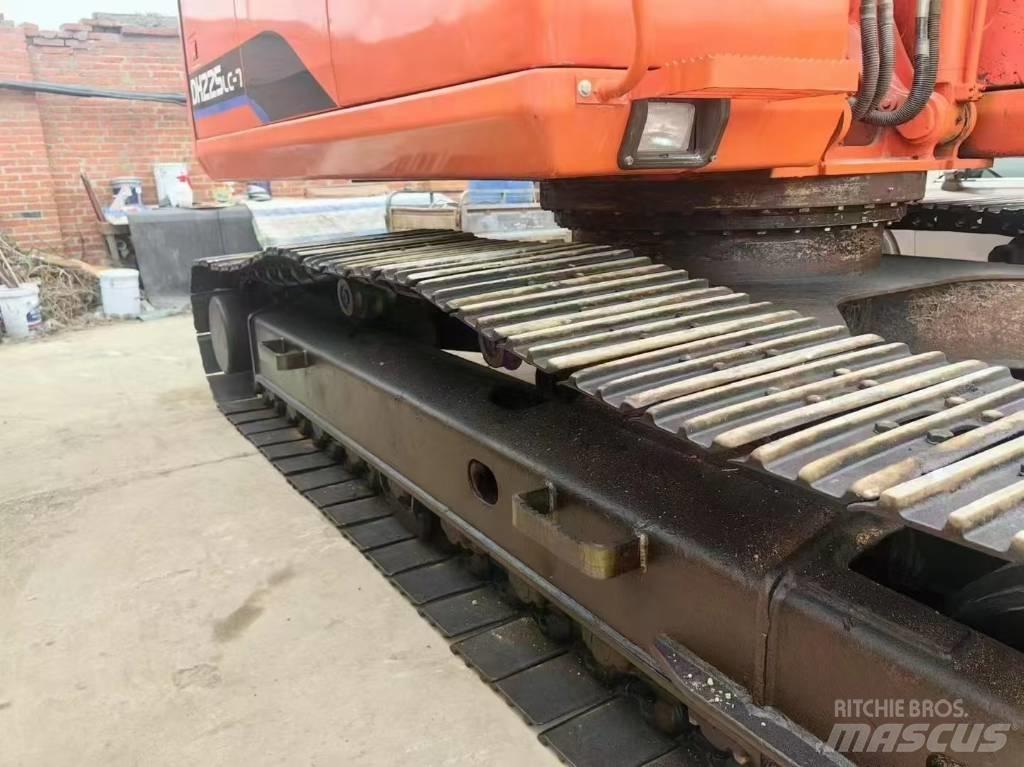Doosan 225-7 Lánctalpas kotrók