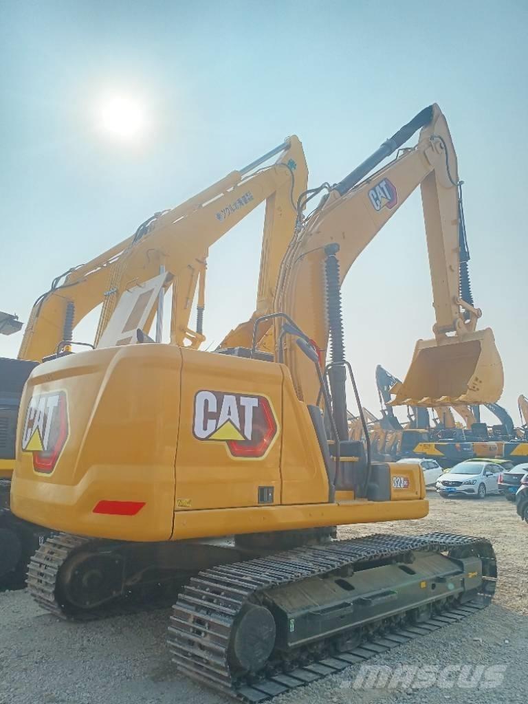 CAT 323GC Lánctalpas kotrók