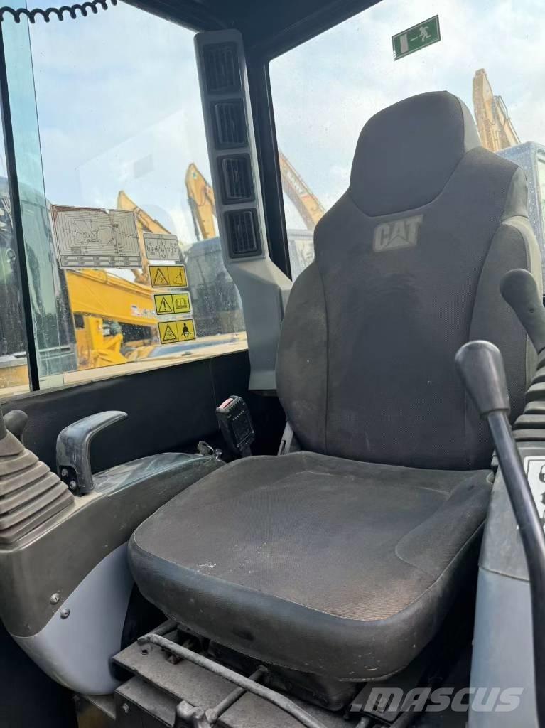 CAT 306e2 Mini kotrók < 7t