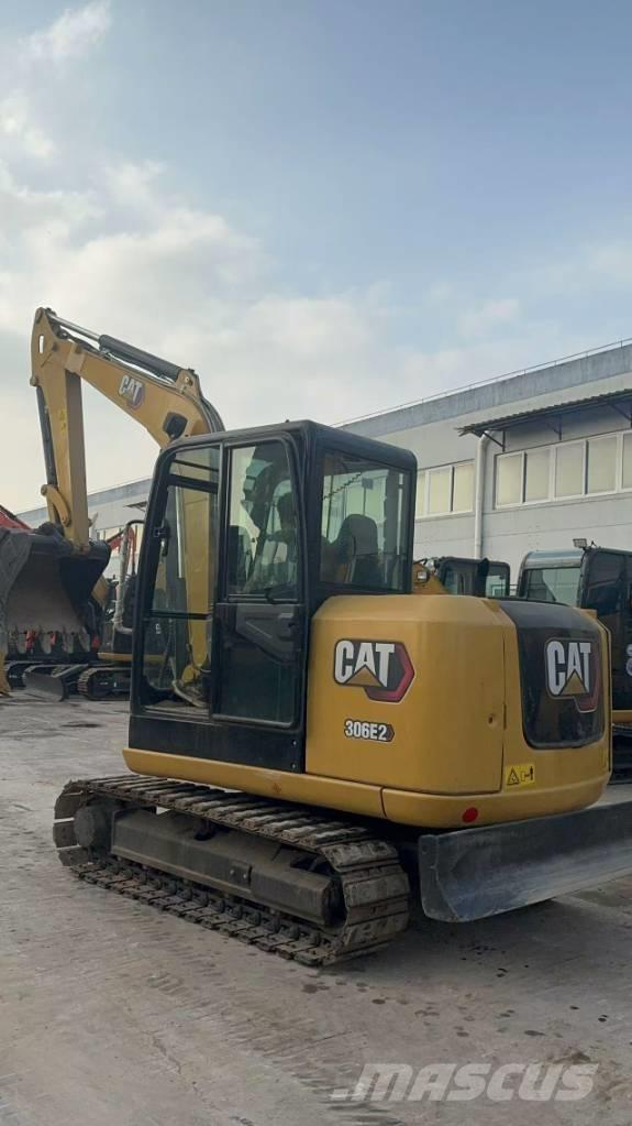 CAT 306e2 Mini kotrók < 7t