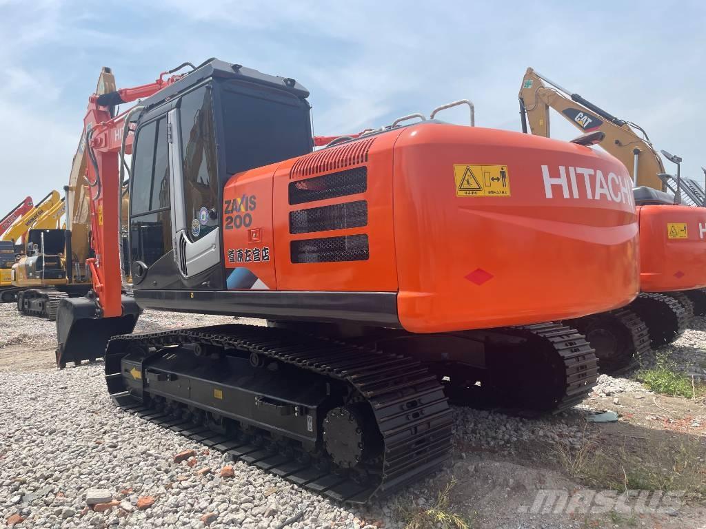 Hitachi ZX 200 Lánctalpas kotrók