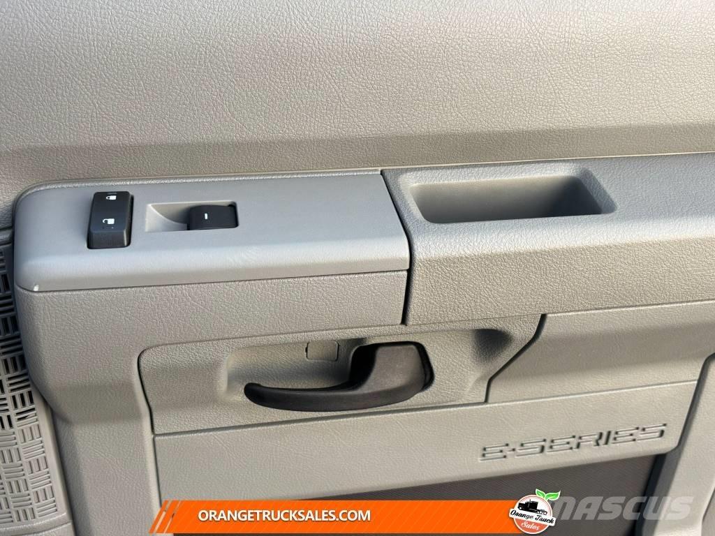 Ford E 350 Dobozos teherautók