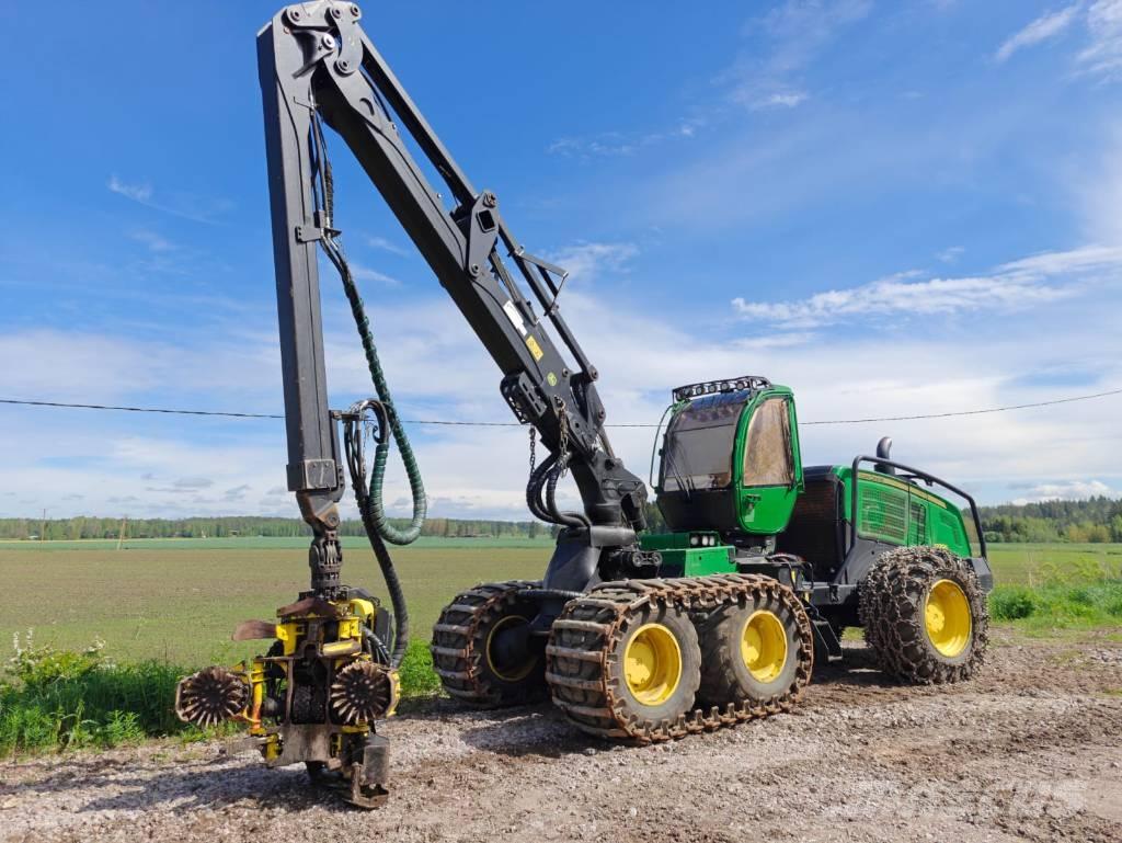 John Deere 1270 G Betakarítók