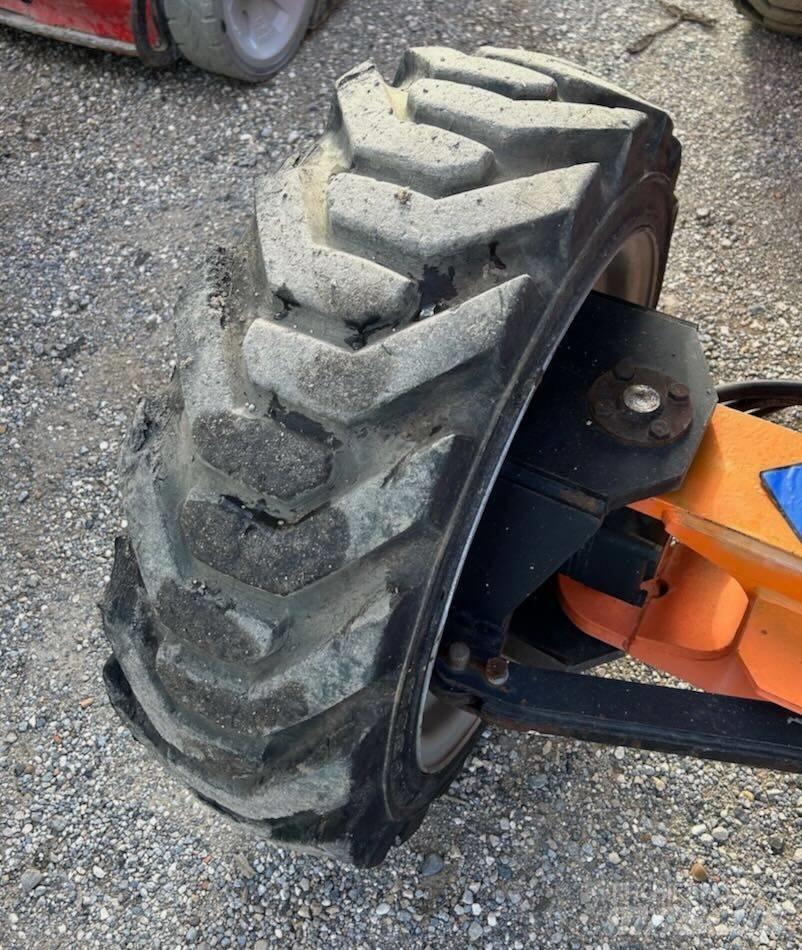JLG 340 AJ Karos emelők