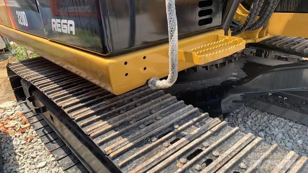 CAT 320 D L Lánctalpas kotrók