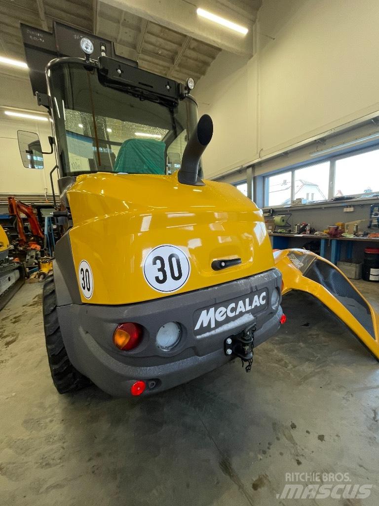 Mecalac AX 1000 Gumikerekes homlokrakodók