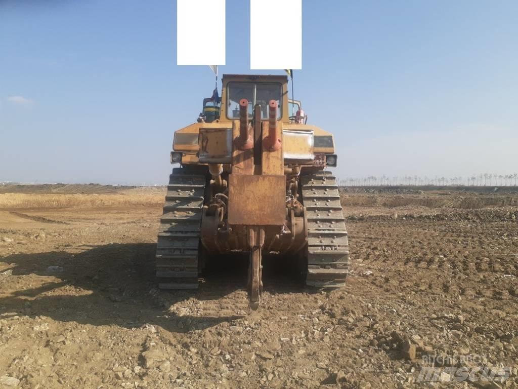 CAT D 9 N lánctalpas dózerek