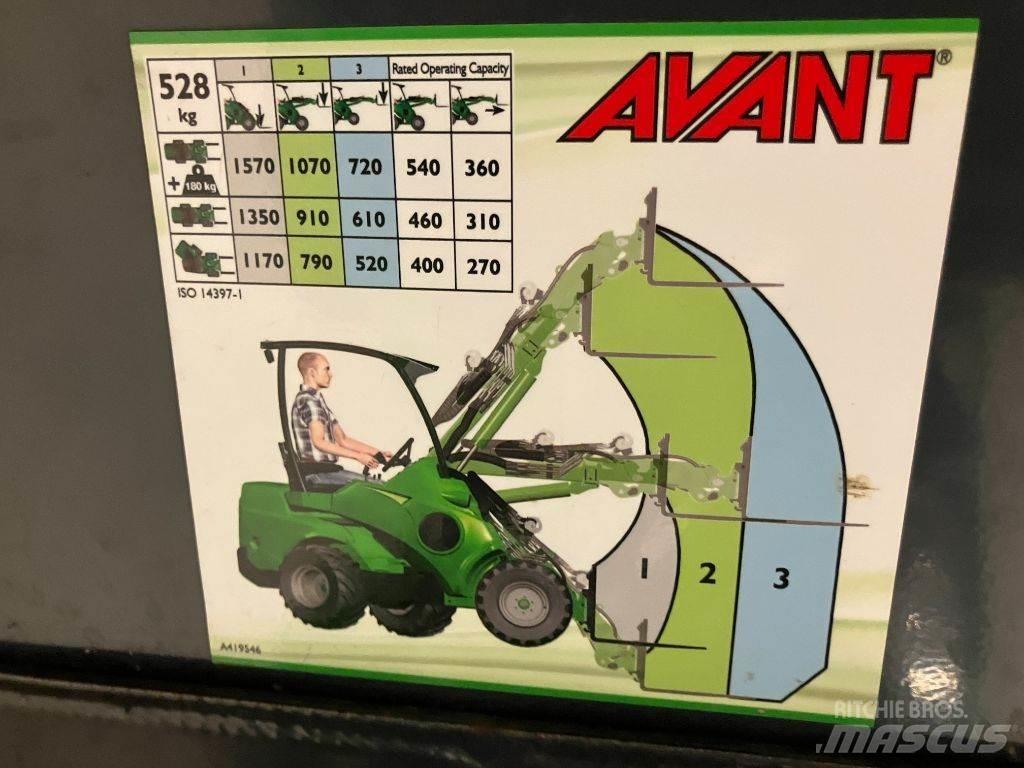 Avant 528 Univerzális rakodók