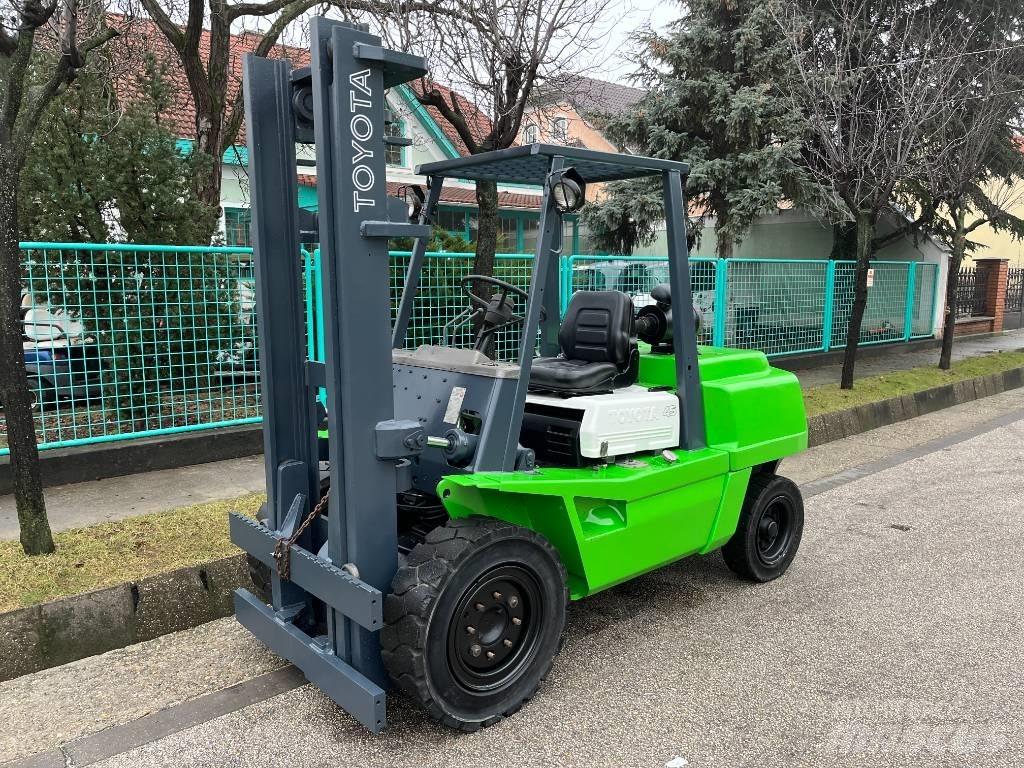 Toyota 3FG45 V-3446 Gázüzemű targoncák