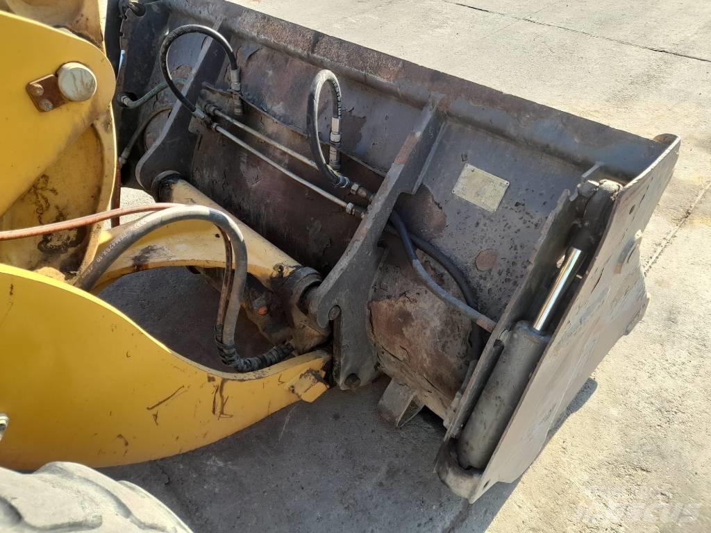 CAT 908 H 2 Gumikerekes homlokrakodók