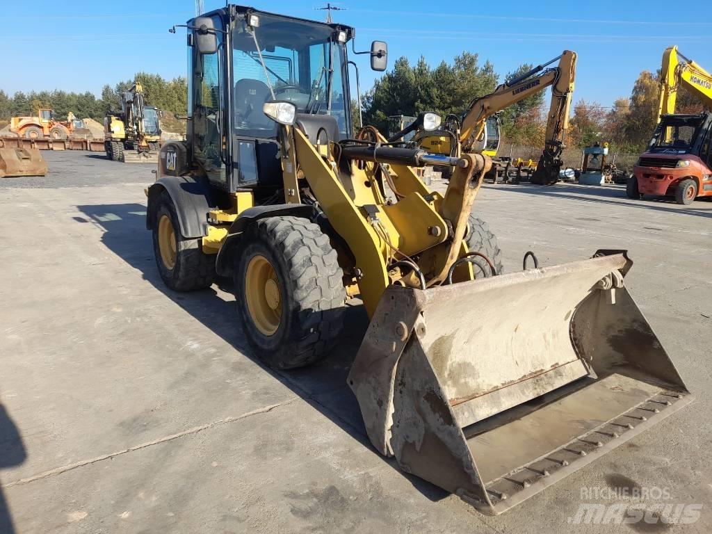CAT 908 H 2 Gumikerekes homlokrakodók