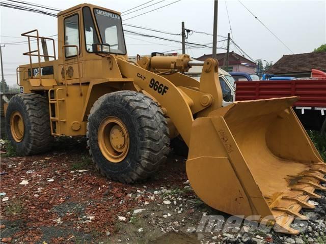 CAT 966 F Gumikerekes homlokrakodók