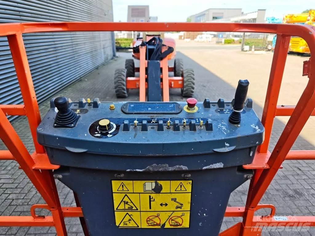JLG E600 JP Karos emelők