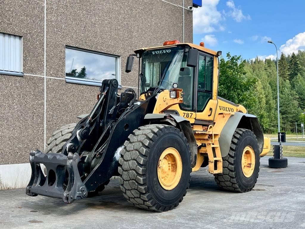 Volvo L 120 F Gumikerekes homlokrakodók