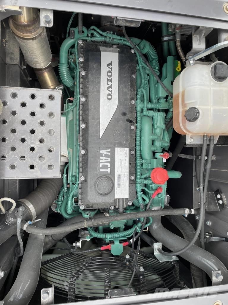 Volvo EC250E Lánctalpas kotrók