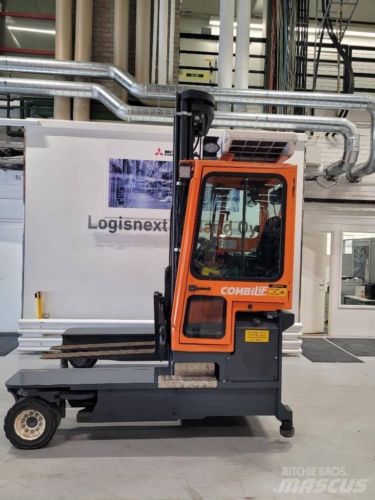 Combilift C 4000 Tolóoszlopos négyutas targonca