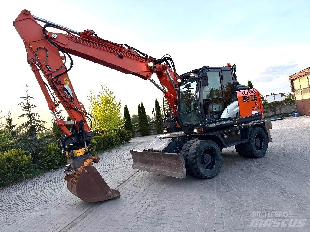 Hitachi ZX 140 W-6 Gumikerekes kotrók