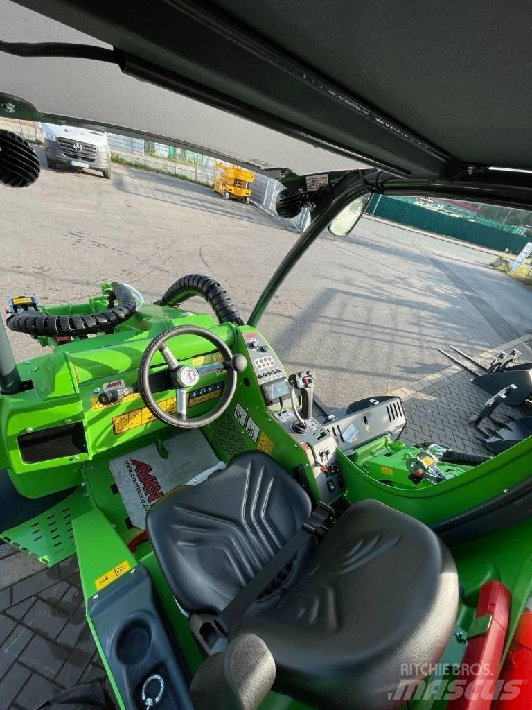Avant 860 i Gumikerekes homlokrakodók