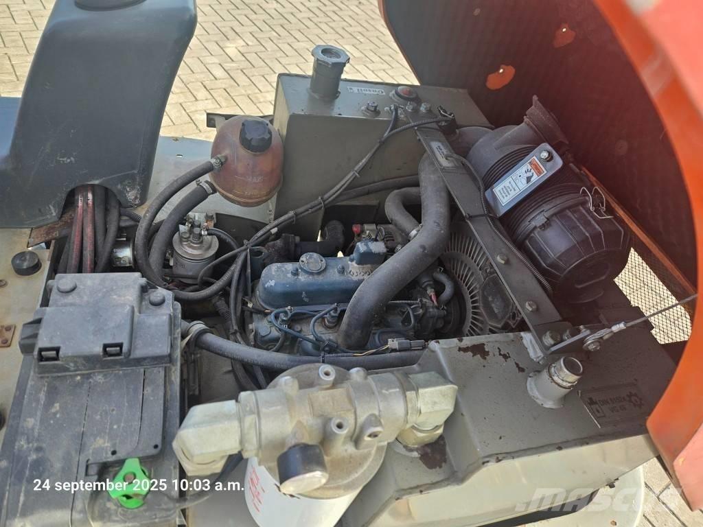 Ausa D 120 AH G Mezei dömperek