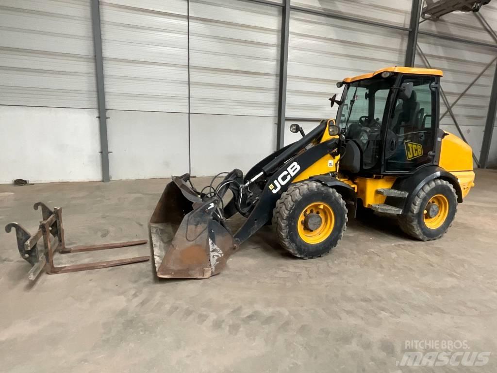 JCB 409 Gumikerekes homlokrakodók
