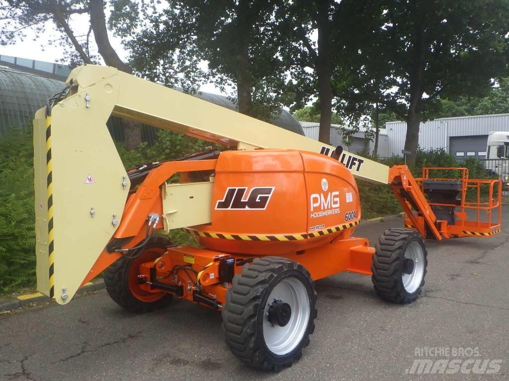 JLG 600AJ Karos emelők