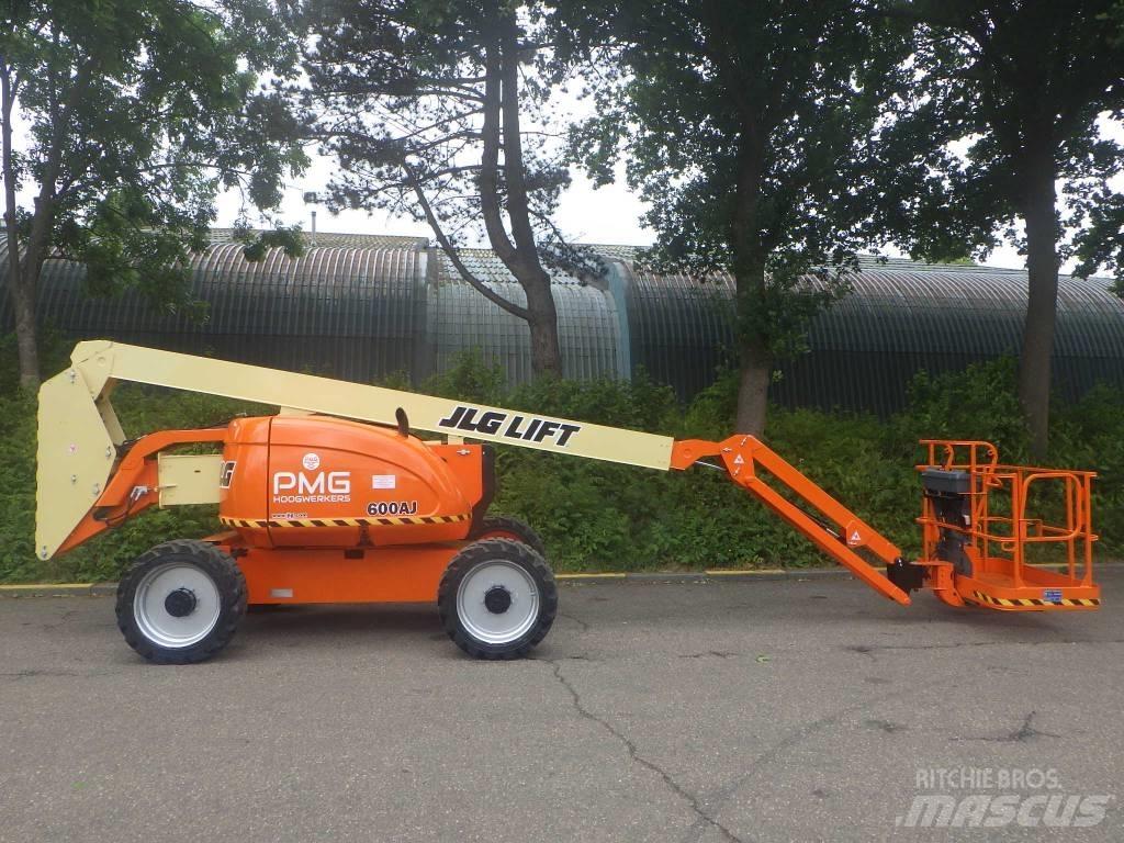 JLG 600AJ Karos emelők