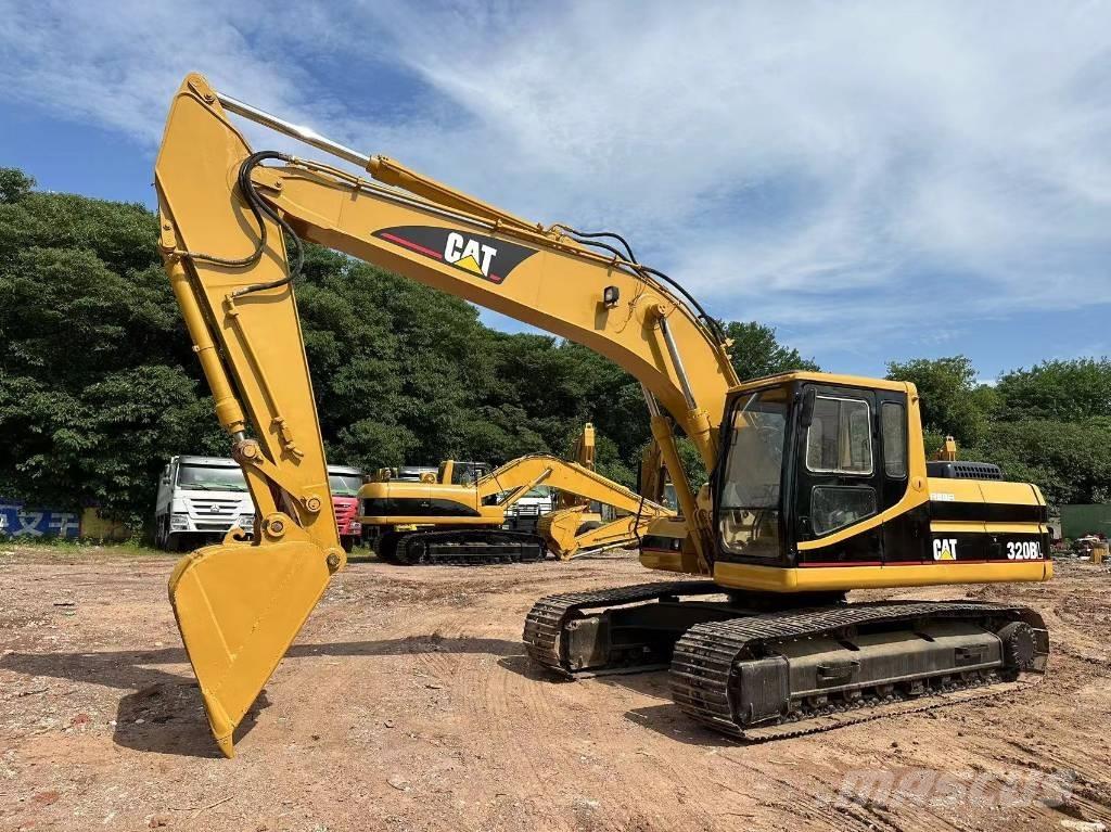 CAT 320 B Lánctalpas kotrók