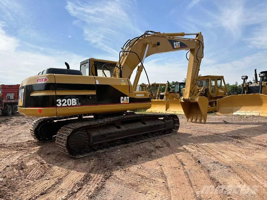 CAT 320 B Lánctalpas kotrók