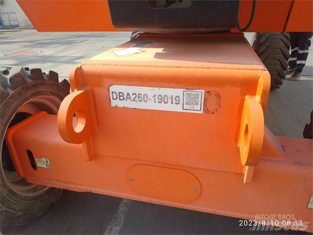 JLG 800AJ Karos emelők