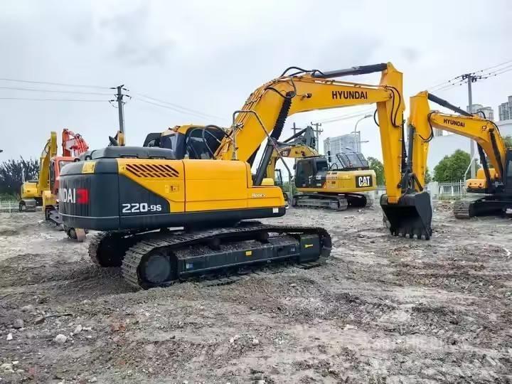 Hyundai 220-9S Lánctalpas kotrók