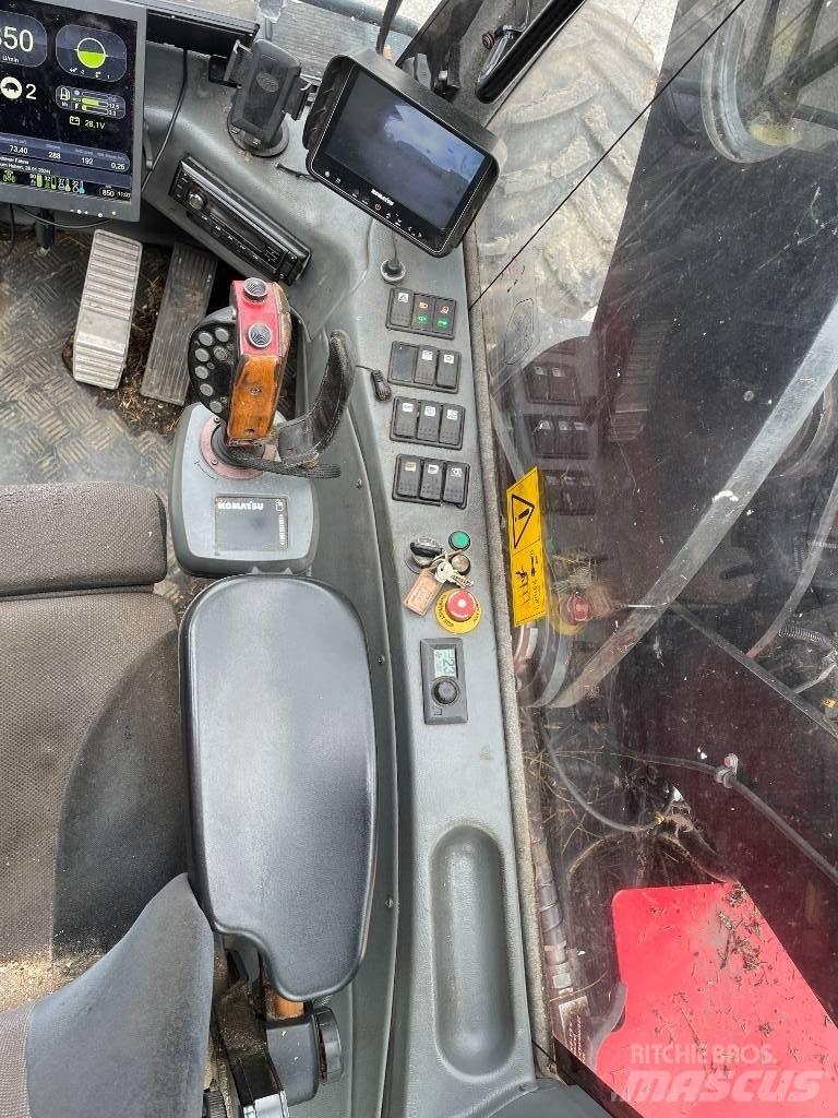 Komatsu 931.1 Betakarítók