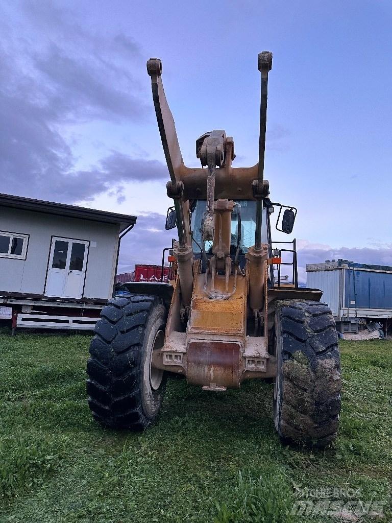 CAT 972 G II Gumikerekes homlokrakodók
