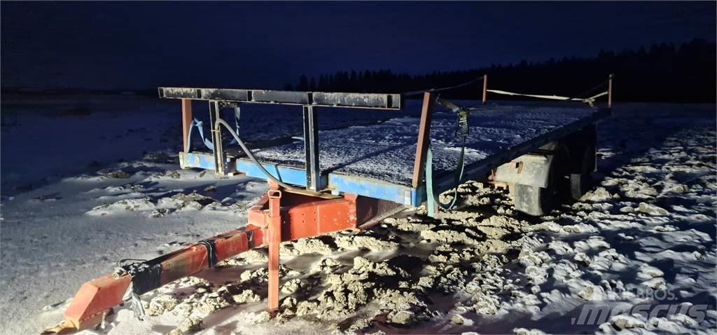  Paalikärry Bálaszállító pótkocsi