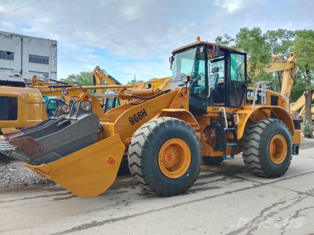 CAT 966 H Gumikerekes homlokrakodók