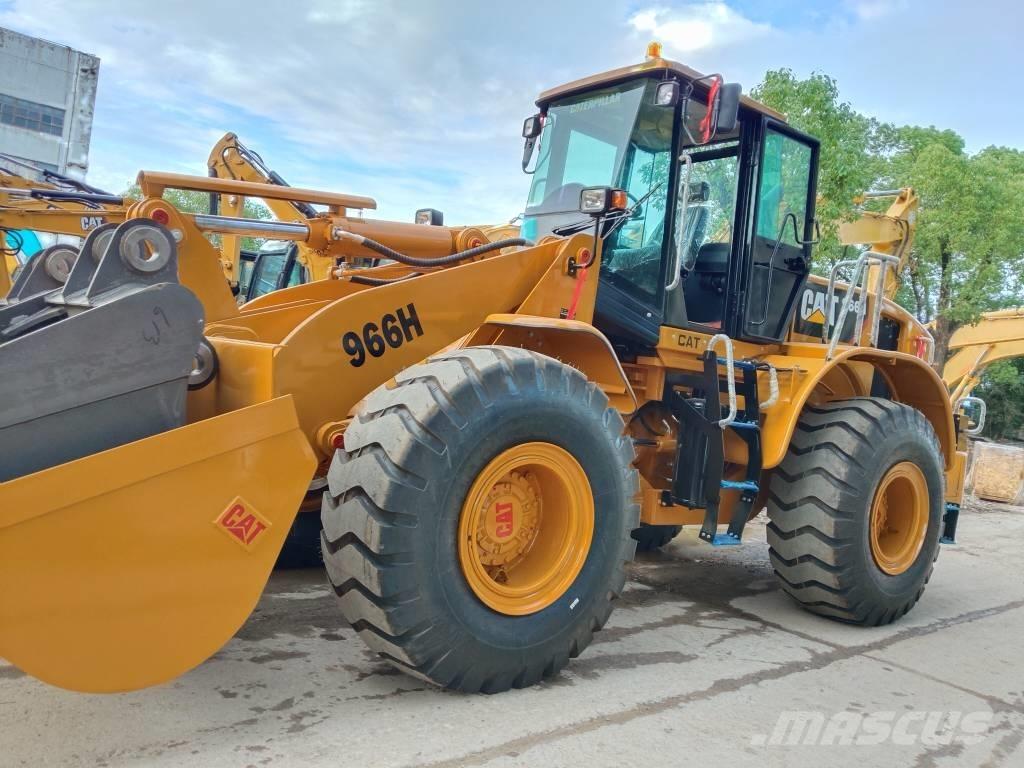 CAT 966 H Gumikerekes homlokrakodók