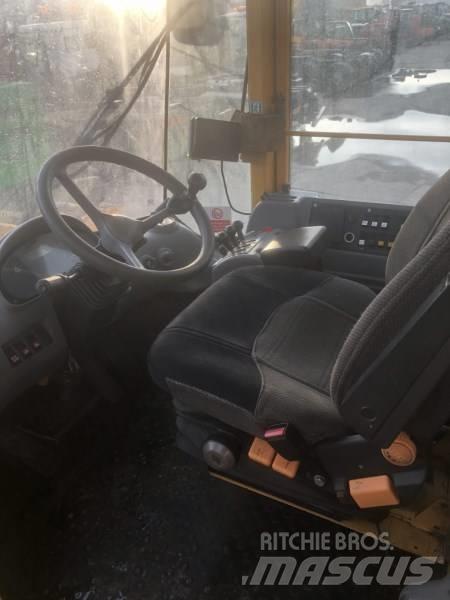 Volvo L 110 E Gumikerekes homlokrakodók
