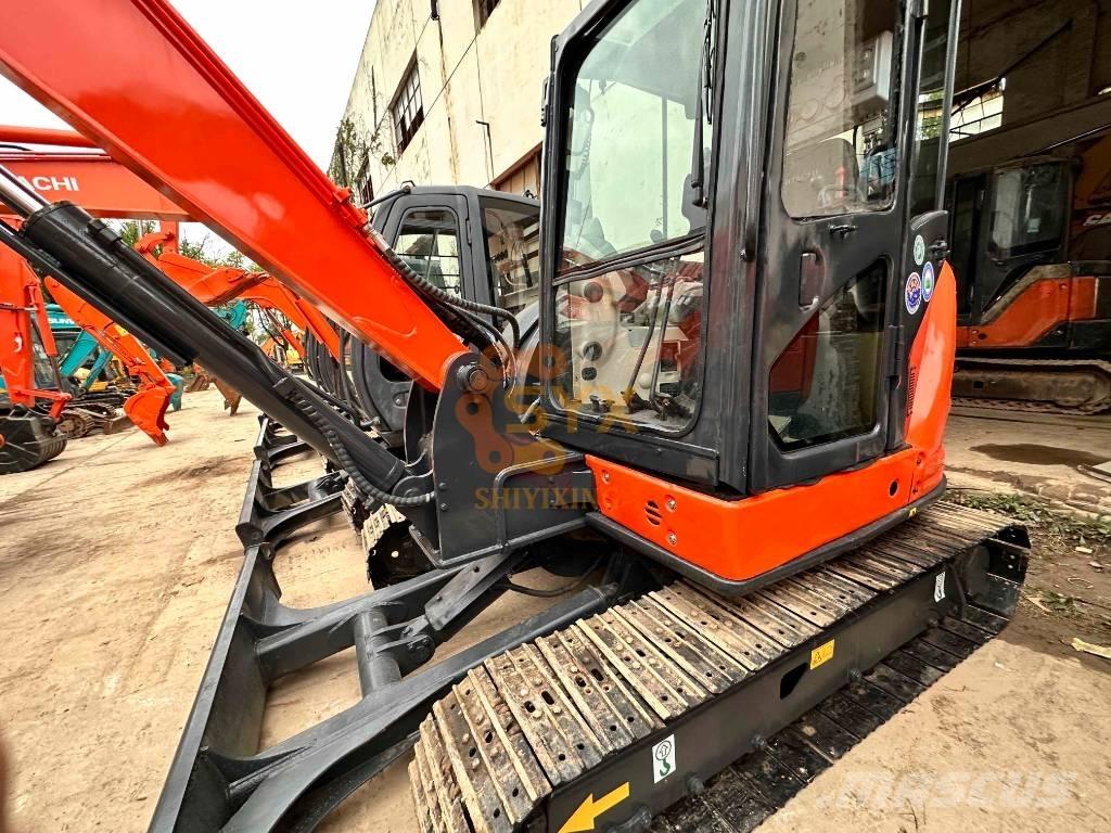 Hitachi ZX 68USR-5A Mini kotrók < 7t