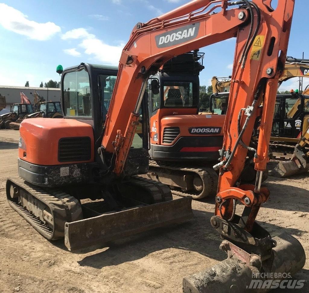 Doosan DX 60 R Mini kotrók < 7t