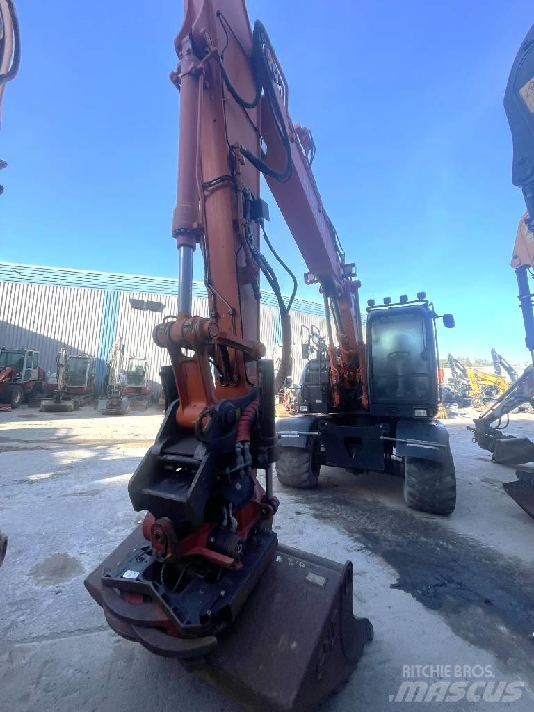 Hitachi 140W-6 Gumikerekes kotrók