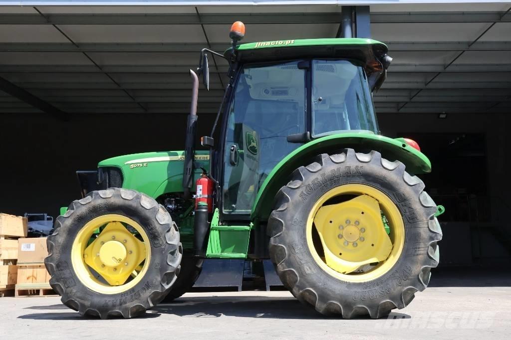 John Deere 5075 E Traktorok