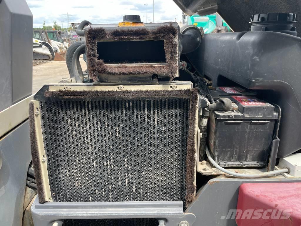 Dynapac CC1300 Ikerdobos hengerek