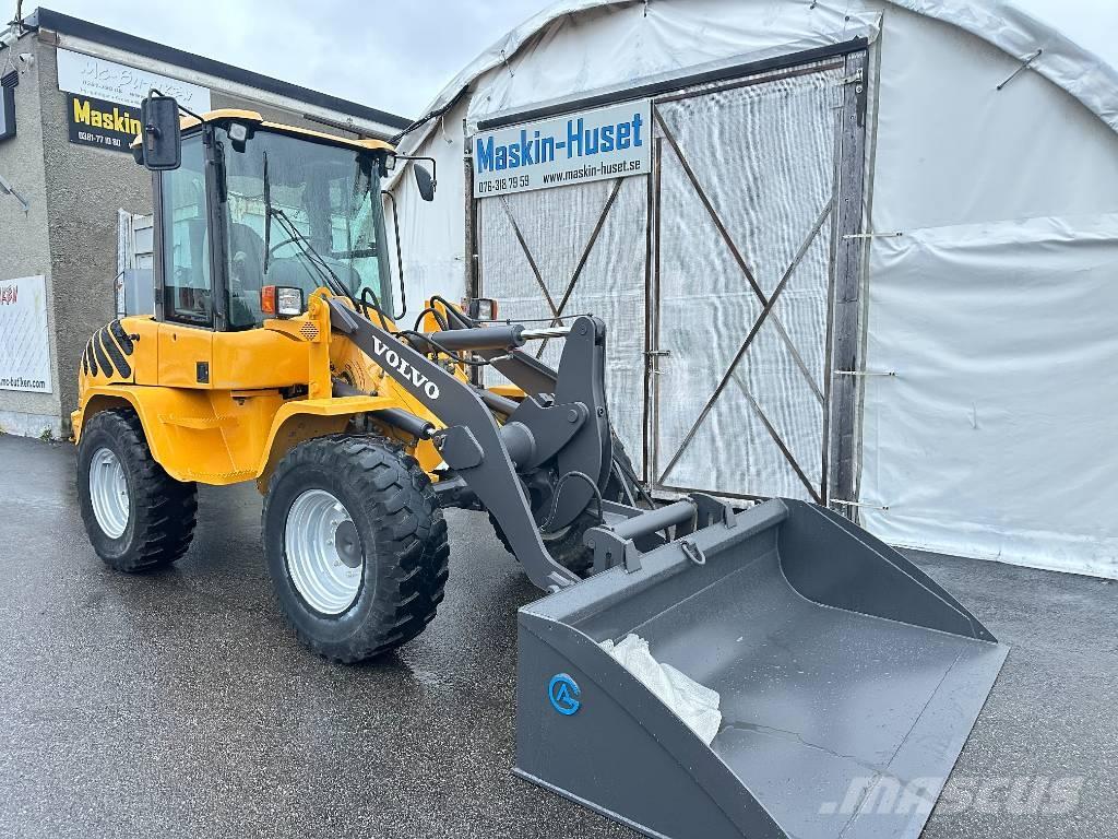 Volvo L30B Gumikerekes homlokrakodók