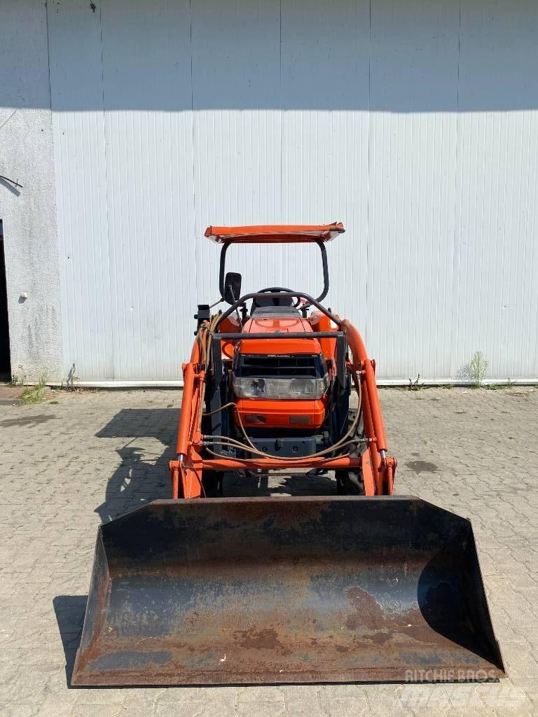 Kubota GL240+tur Kompakt traktorok