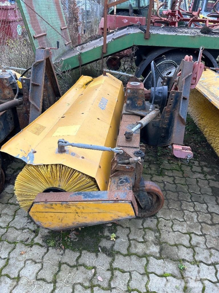 GMR FF2200 SPS Úttakarító gépek