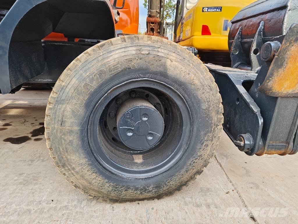 Hyundai R210W-9 Gumikerekes kotrók