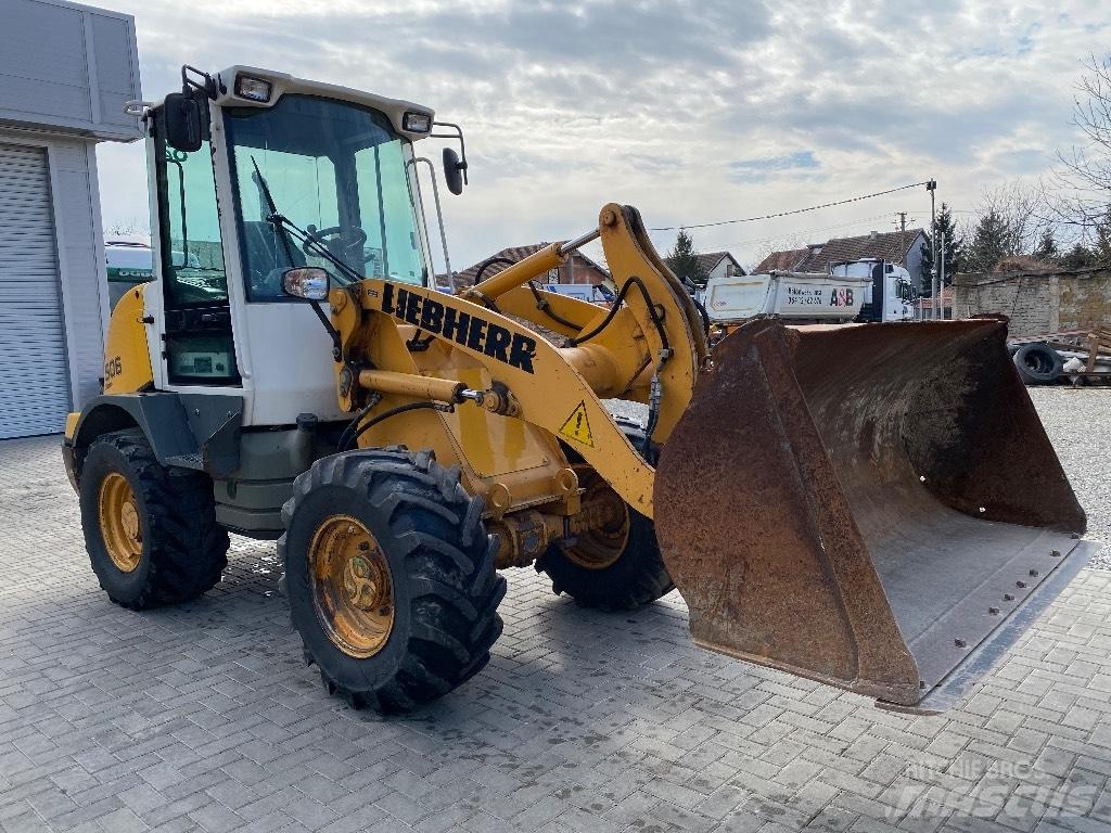Liebherr 506 Stereo Gumikerekes homlokrakodók