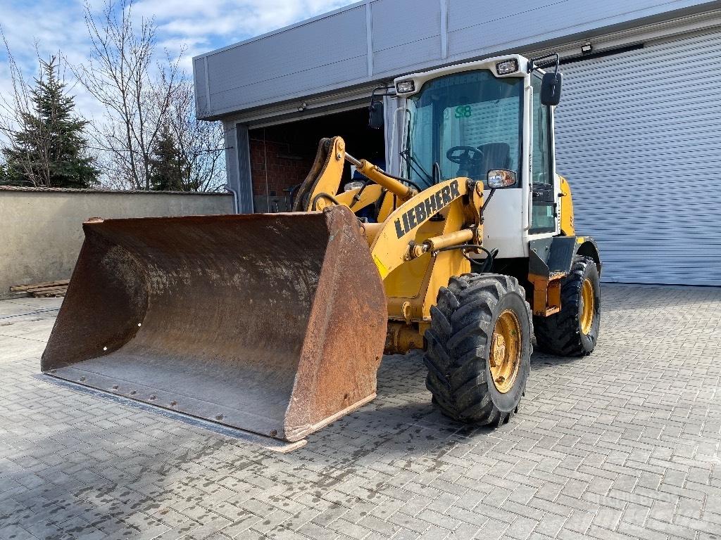 Liebherr 506 Stereo Gumikerekes homlokrakodók